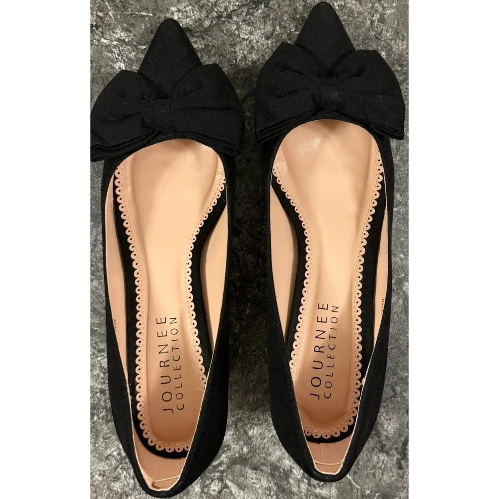 Journee Collection Black Velvet Bow Pointed Toe Kitten Heel Pumps Womens Sz 9